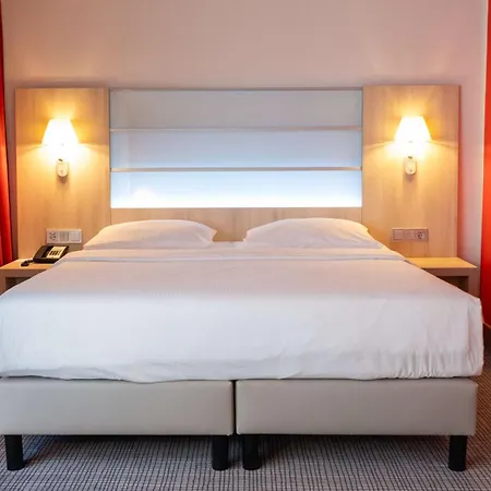 Готель Park By Radisson 4*